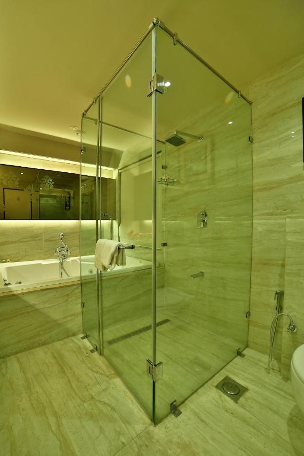 Hotel G Express Formerly Known As Tgb Express อาเมดาบัด ภายนอก รูปภาพ