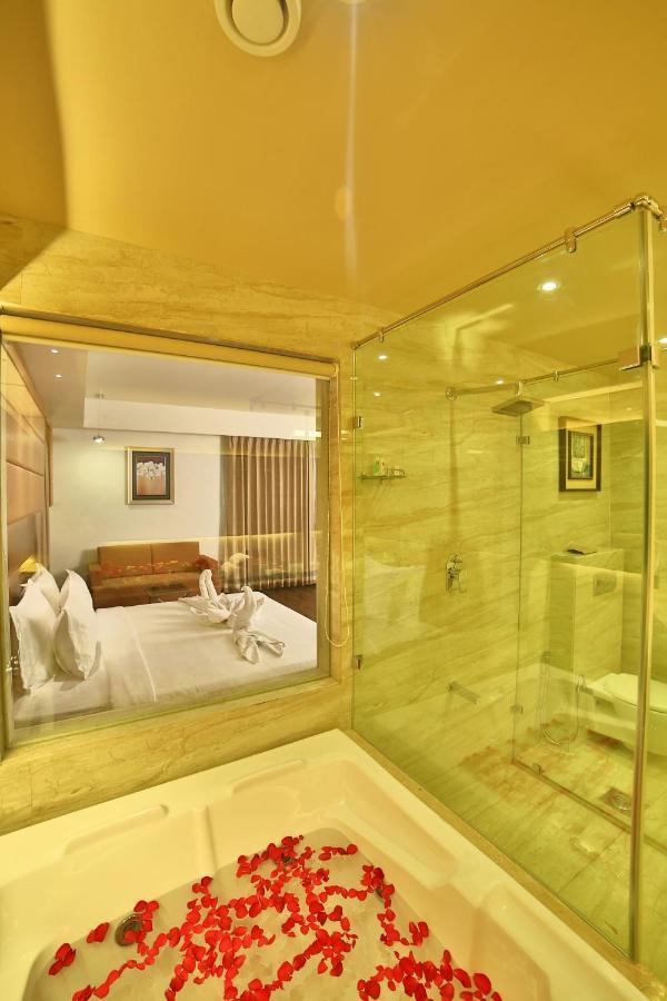 Hotel G Express Formerly Known As Tgb Express อาเมดาบัด ภายนอก รูปภาพ
