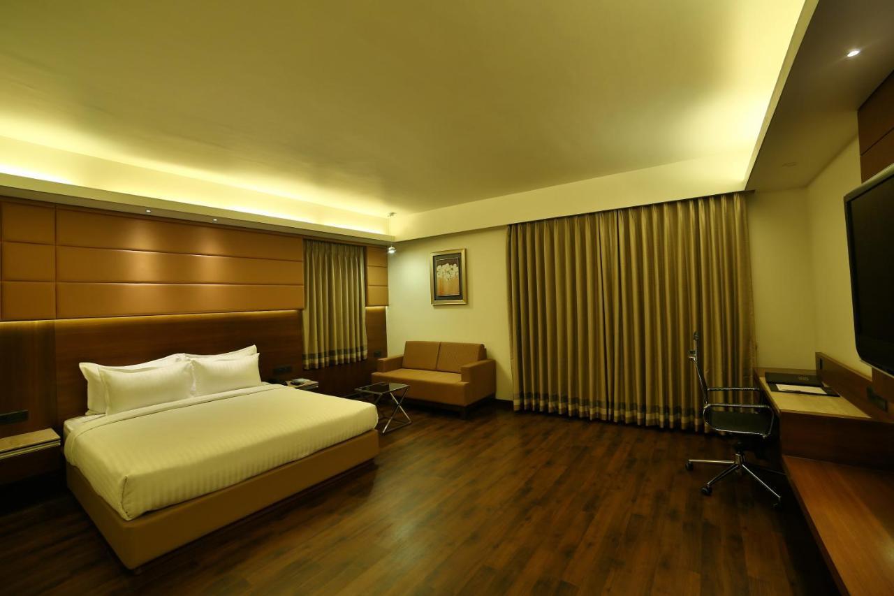 Hotel G Express Formerly Known As Tgb Express อาเมดาบัด ภายนอก รูปภาพ
