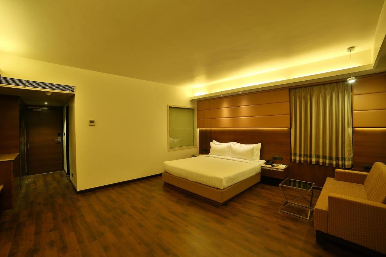 Hotel G Express Formerly Known As Tgb Express อาเมดาบัด ภายนอก รูปภาพ