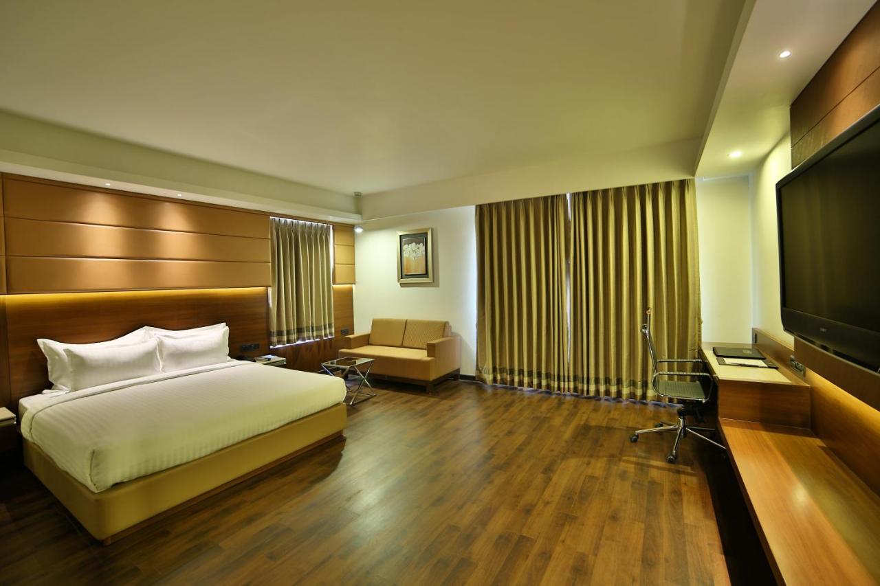 Hotel G Express Formerly Known As Tgb Express อาเมดาบัด ภายนอก รูปภาพ