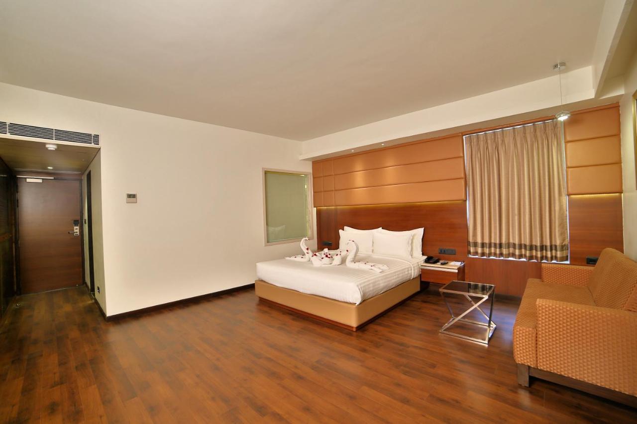 Hotel G Express Formerly Known As Tgb Express อาเมดาบัด ภายนอก รูปภาพ