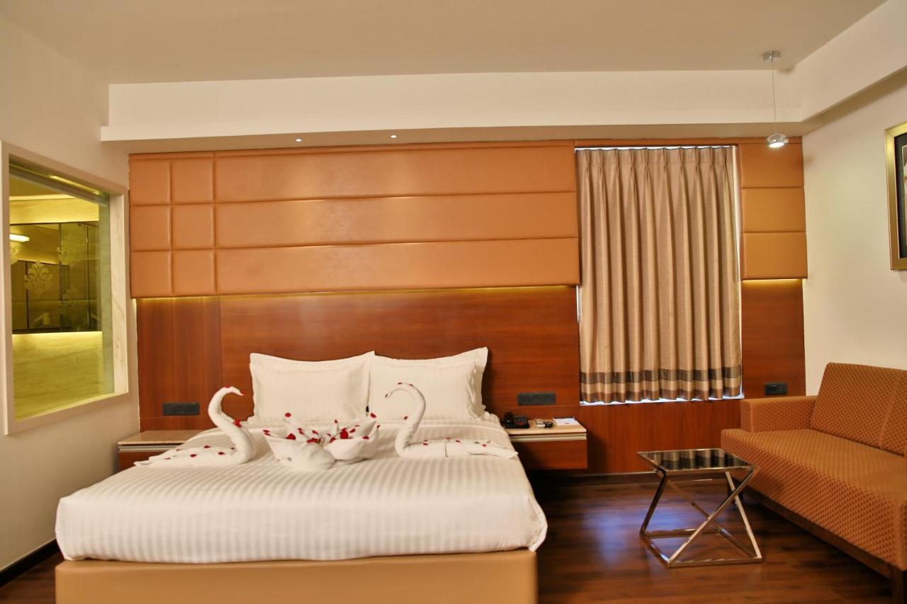 Hotel G Express Formerly Known As Tgb Express อาเมดาบัด ภายนอก รูปภาพ