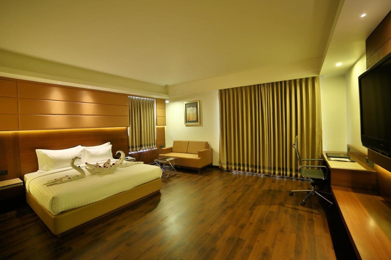 Hotel G Express Formerly Known As Tgb Express อาเมดาบัด ภายนอก รูปภาพ