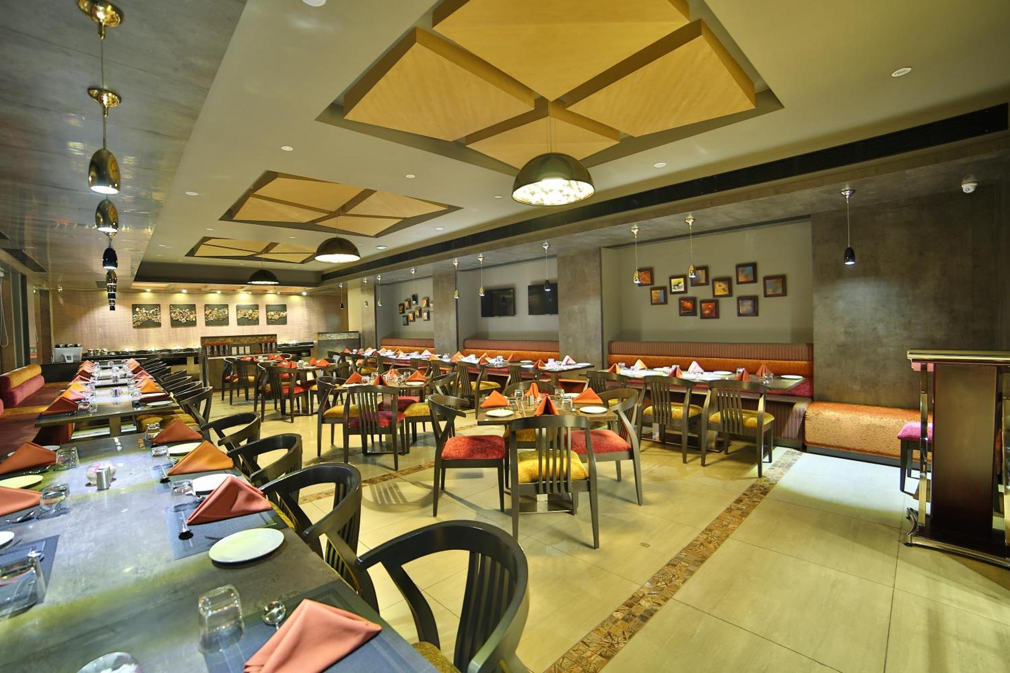 Hotel G Express Formerly Known As Tgb Express อาเมดาบัด ภายนอก รูปภาพ